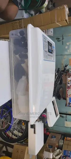 Eggs Incubator 64 Egg Capacity