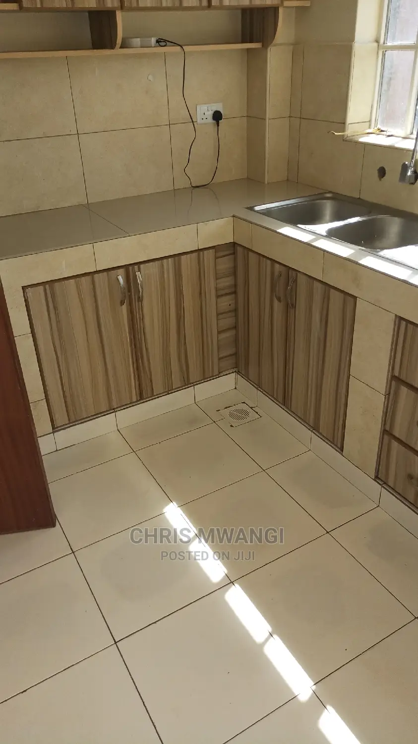 2bdrm Block of Flats in Ruaka Estate for Sale