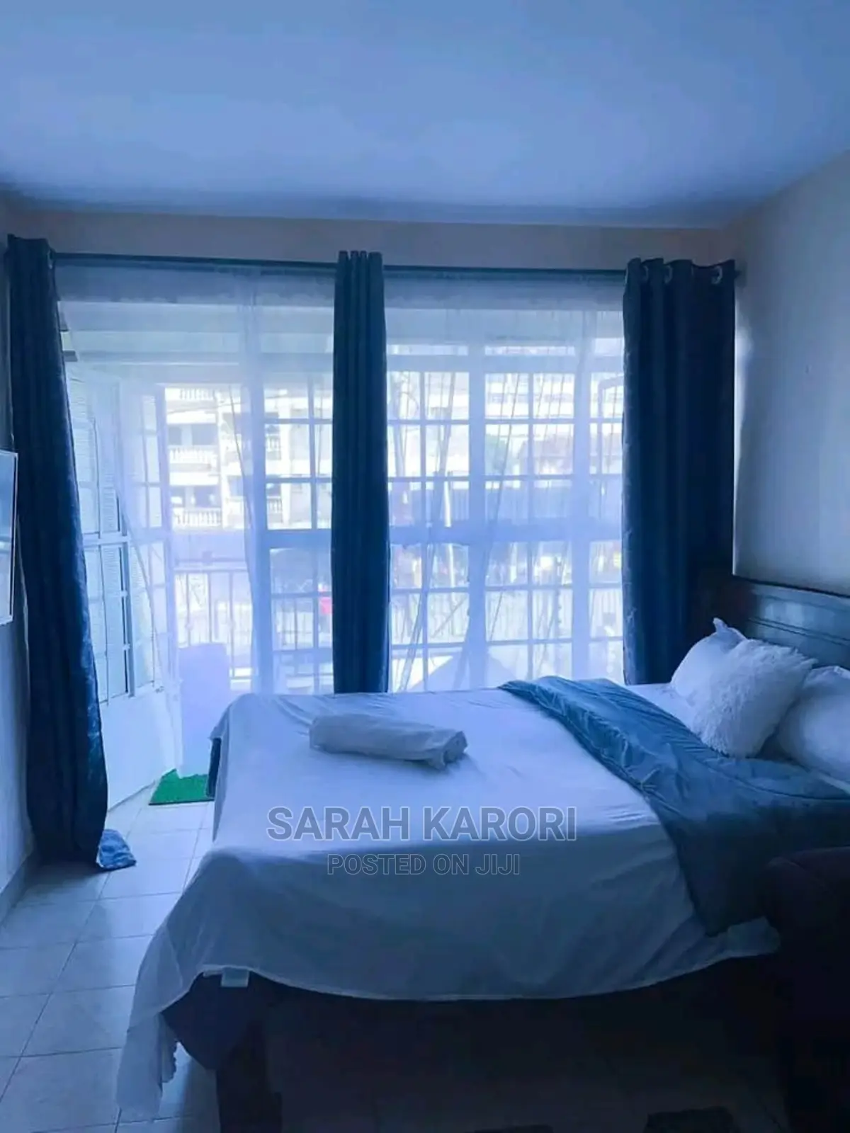 Modern and Fully Furnished BNB With Wifi N Parking