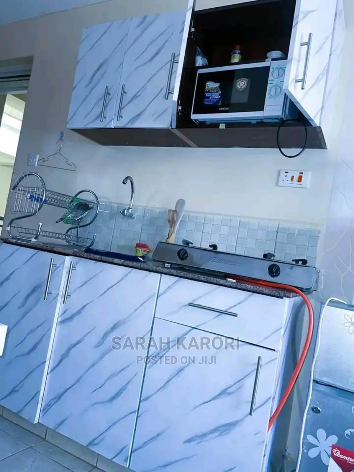 Modern and Fully Furnished BNB With Wifi N Parking