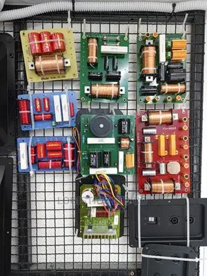 Speaker Crossovers Mid/Bass