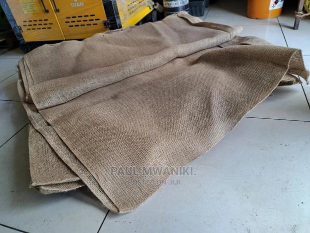 Barlap/Jute/Hessian Fabrics - thumbnail 3