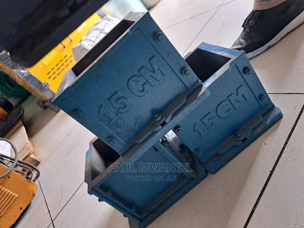 Cast Iron Cube Mould for Concrete Cubes.- Heavy Duty 150mm - main view
