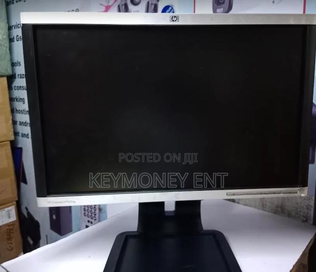 19 Inches HP Pro Display With Display Port - main view