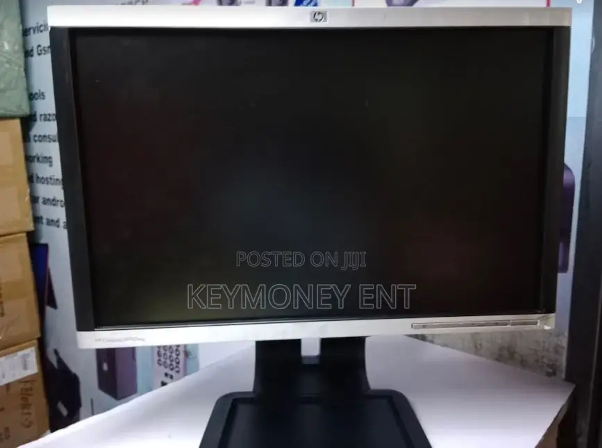 Clean 19 Inches Stretch TFT Monitor Display
