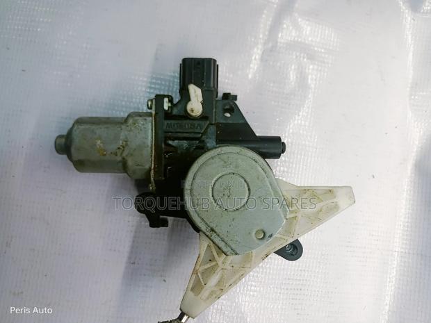 Subaru Impreza Door Motor - thumbnail 2