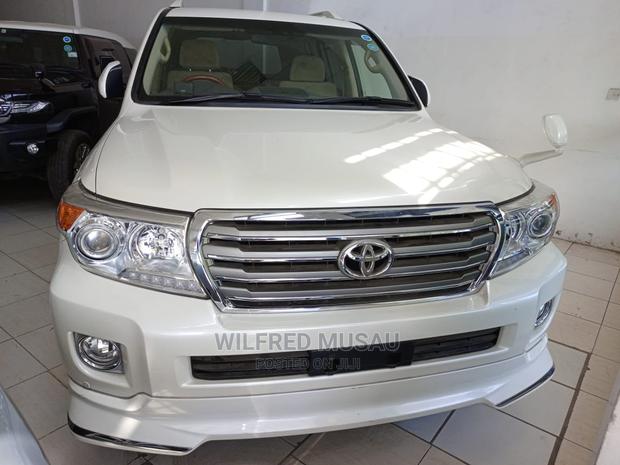 Toyota Land Cruiser 2015 White