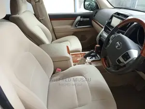 Toyota Land Cruiser 2015 White