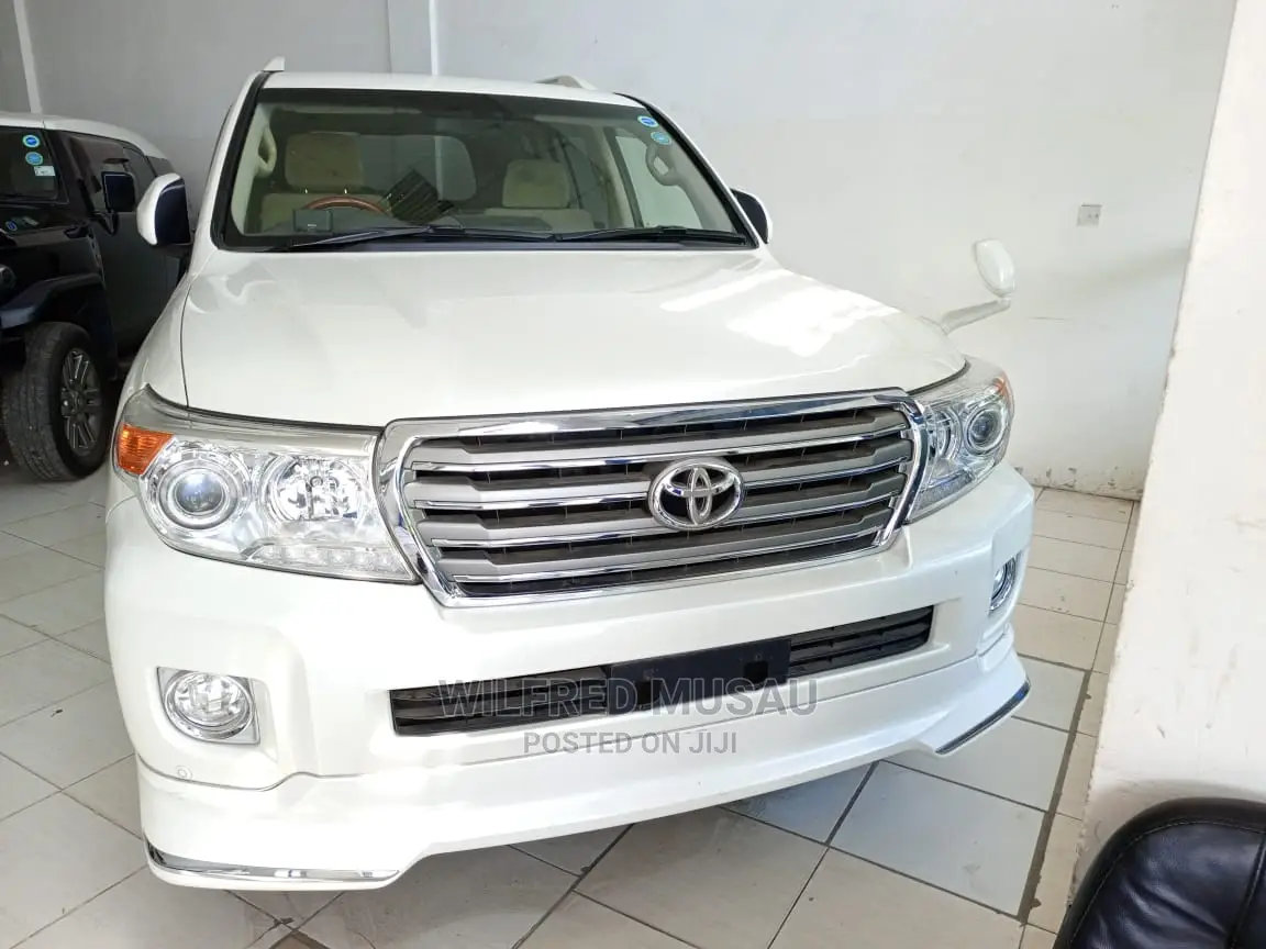 Toyota Land Cruiser 2015 White