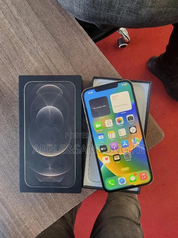 Apple iPhone 12 Pro Max 256 GB Gold - main view