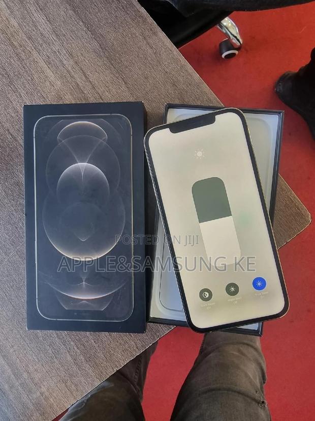 Apple iPhone 12 Pro Max 256 GB Gold - thumbnail 6