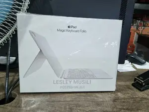Apple Magic Keyboard Folio 11 Inch(10th Generation)