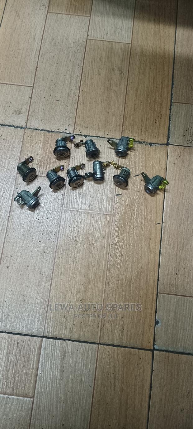 Door Key Locks Toyota - thumbnail 2