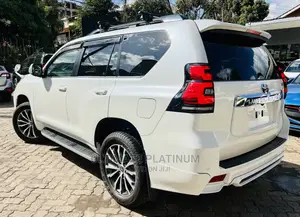 Toyota Land Cruiser Prado 2.8 2018 White
