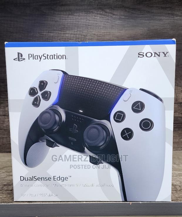 Playstation 5 Dualsense Edge Congroller - main view