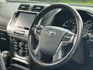 Toyota Land Cruiser Prado 2018 Black