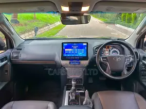 Toyota Land Cruiser Prado 2017 Black