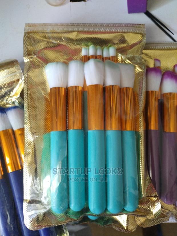 10 Set Makeup Brushes - thumbnail 4