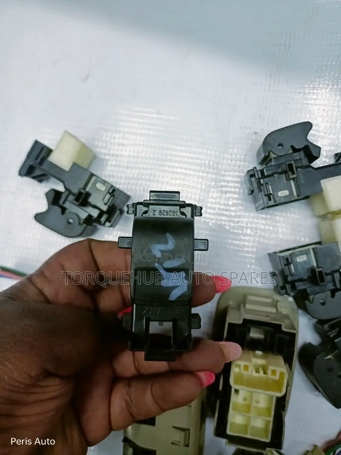 Toyota Rear Door/Single Switch