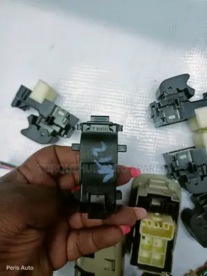 Toyota Rear Door/Single Switch