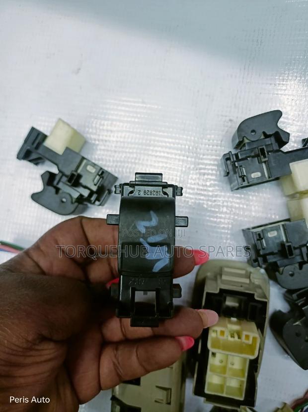 Toyota Rear Door/Single Switch - main view