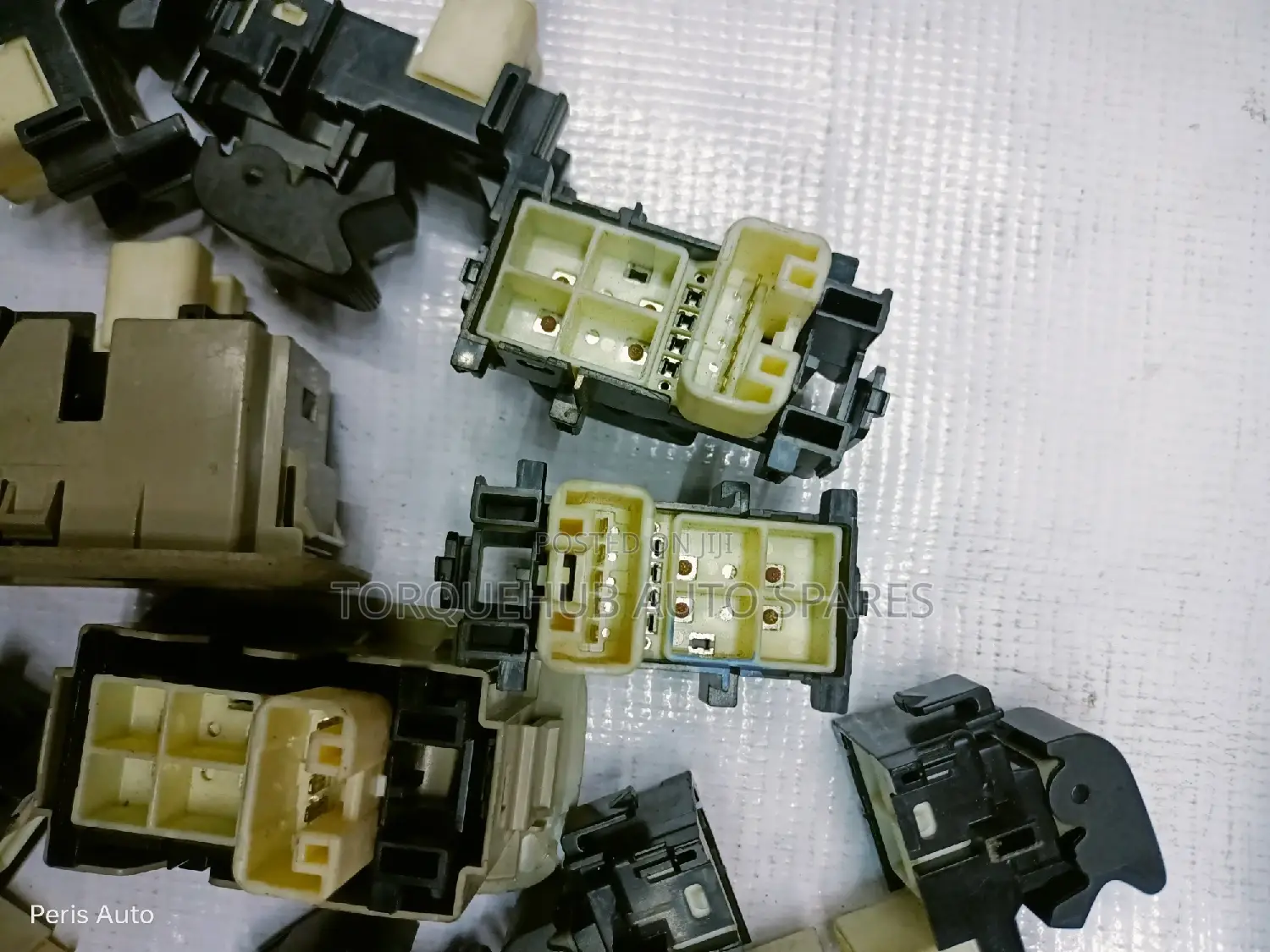 Toyota Rear Door/Single Switch