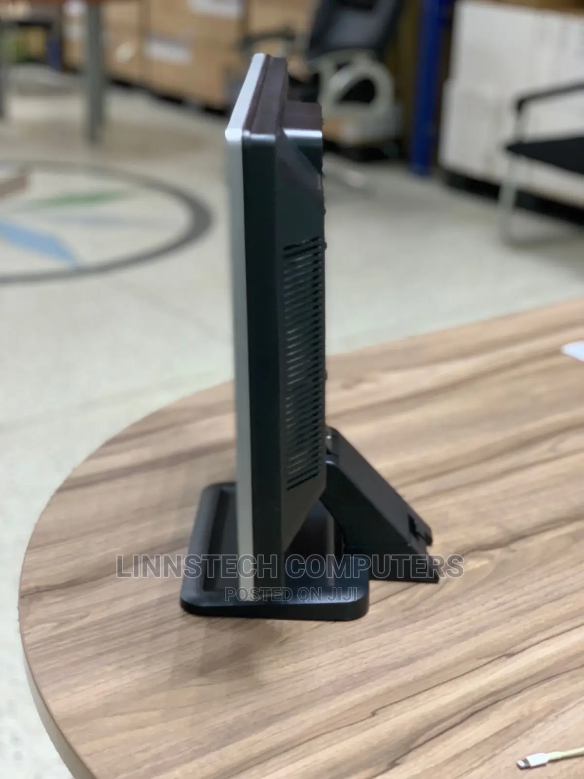 HP 17” TFT Monitor