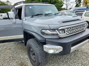 Toyota FJ Cruiser 2017 Gray