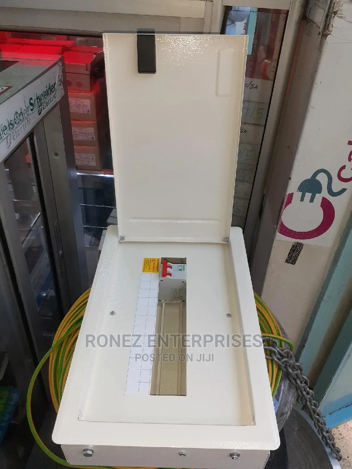 Consumer Unit 12 Way Synider