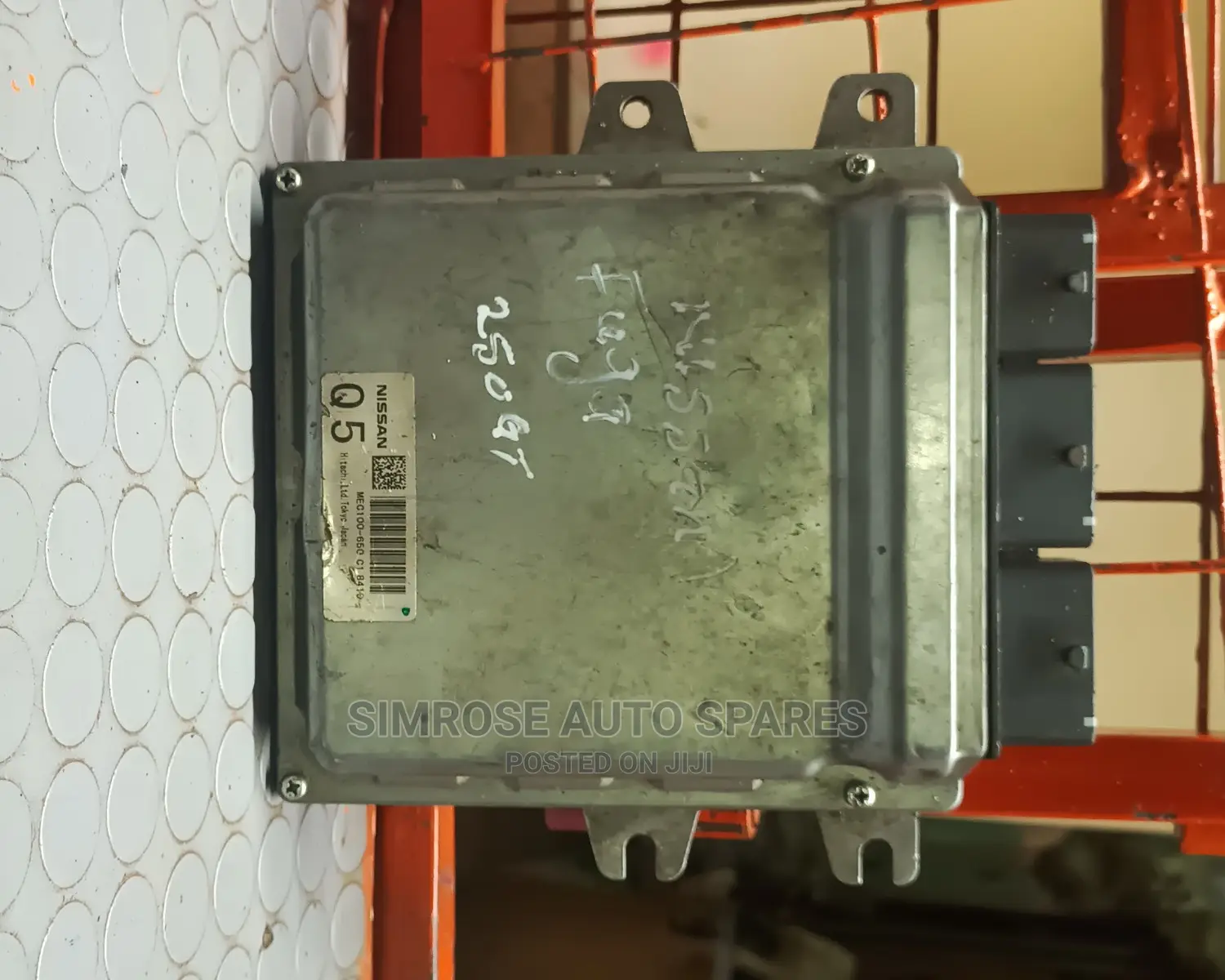 Nissan Fuga Engine Control Unit.