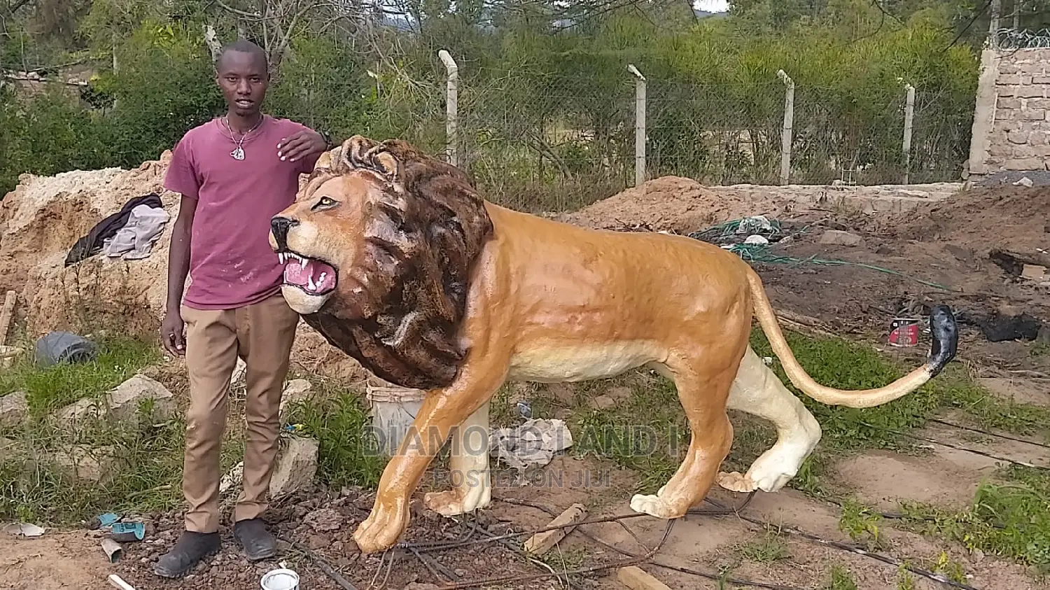 Life Size of Lion Sculpture