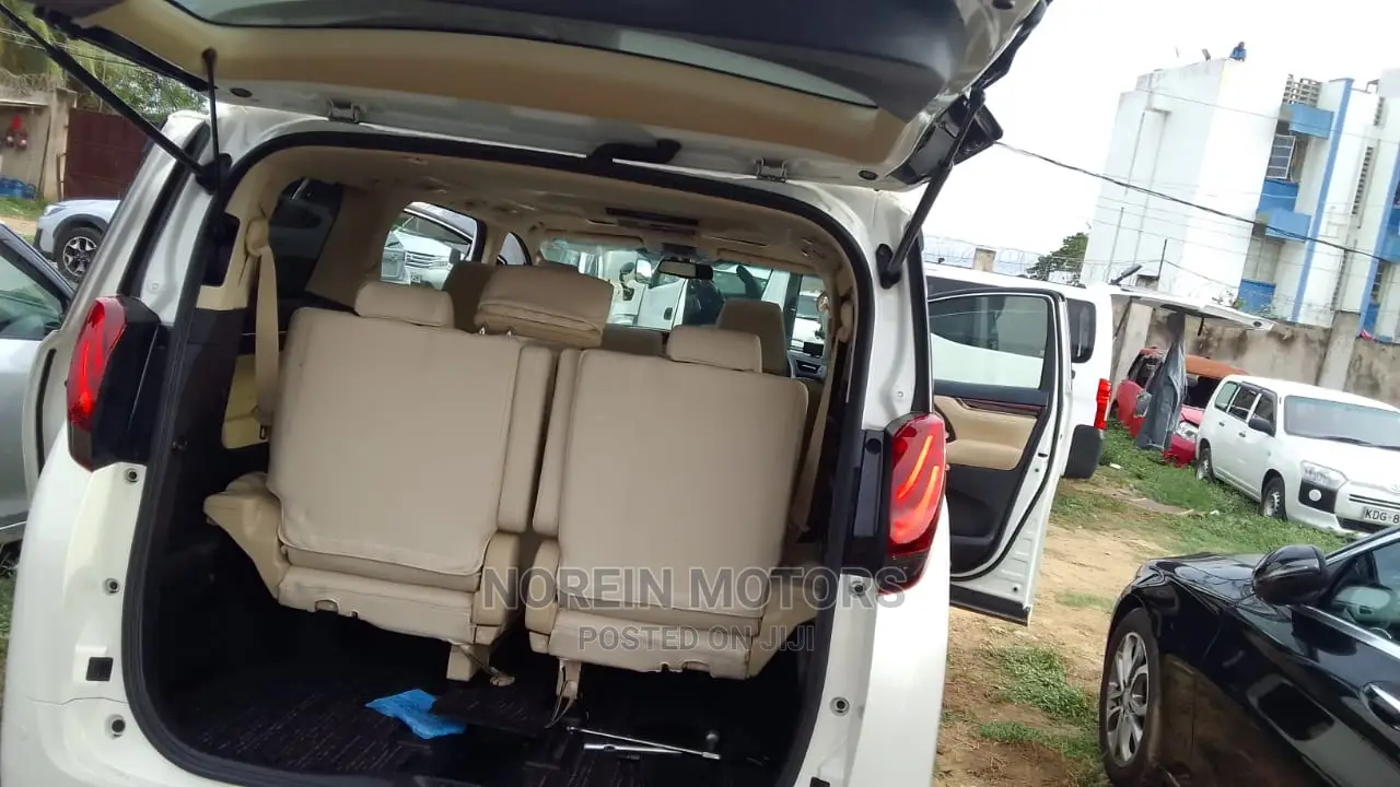 Toyota Alphard 2017 Off White