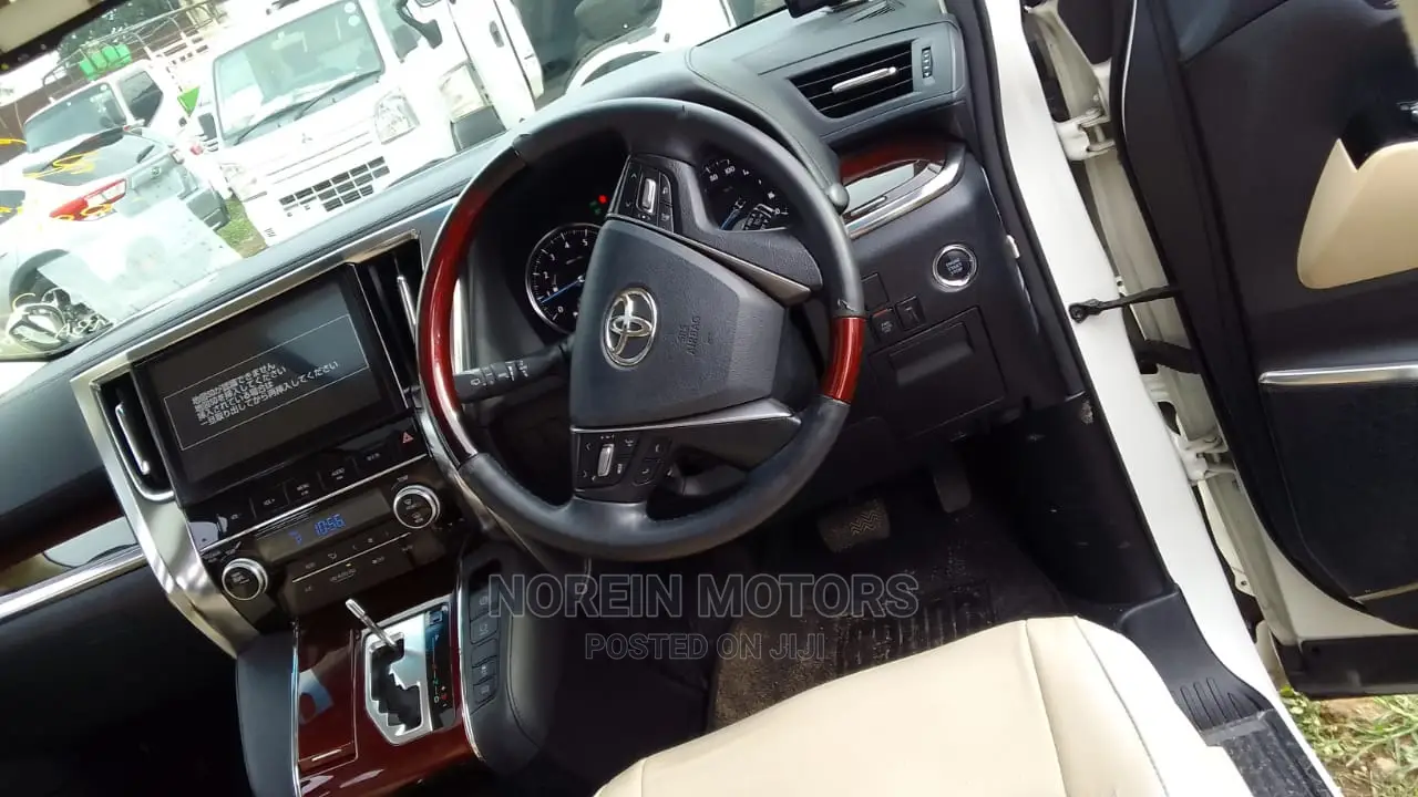 Toyota Alphard 2017 Off White