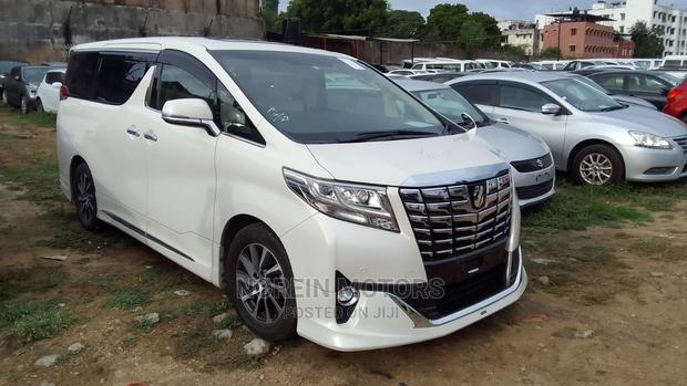 Toyota Alphard 2017 Off White