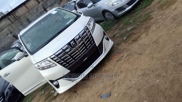 Toyota Alphard 2017 Off White - thumbnail 2