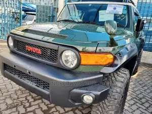 Toyota FJ Cruiser 2015 Green