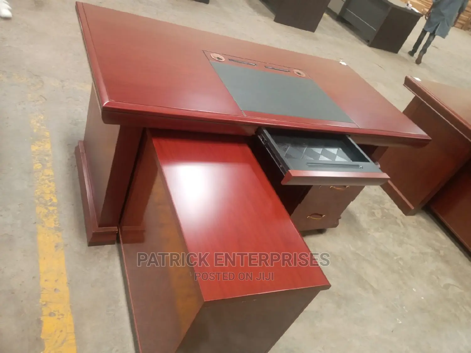 Imported Executive Office Desk 1.8 MTRS