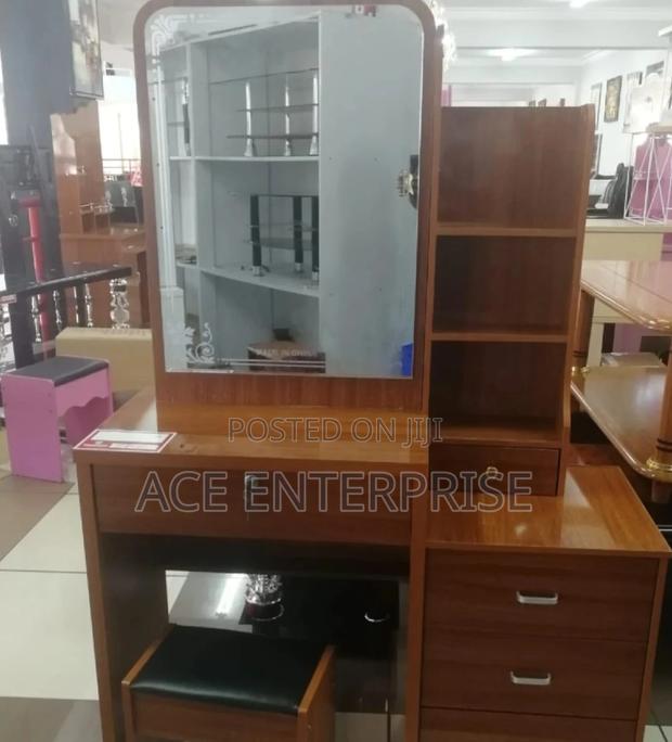 Dressing Table With Sliding Mirror 1030 by 460 by 1520 Cm - main view