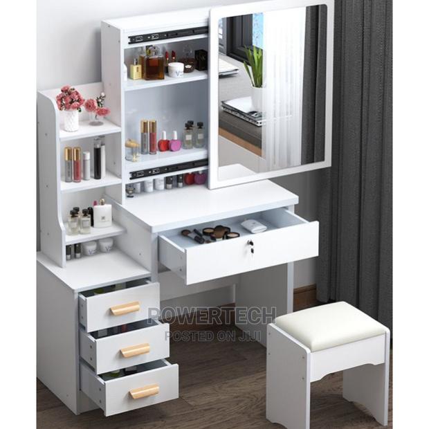 Dressing Table With Sliding Mirror: - main view