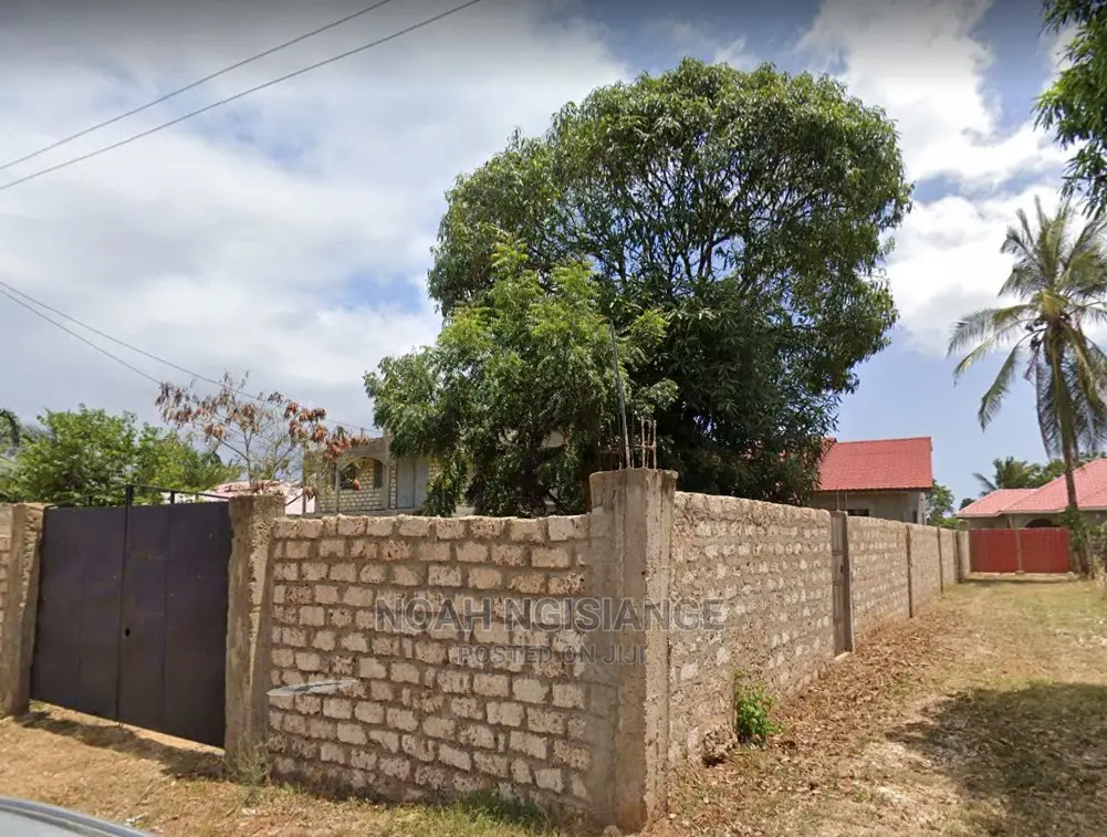 4bdrm Mansion in Kikambala for sale
