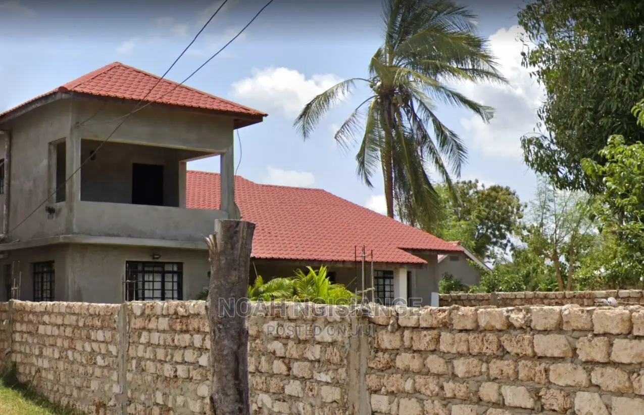 4bdrm Mansion in Kikambala for sale