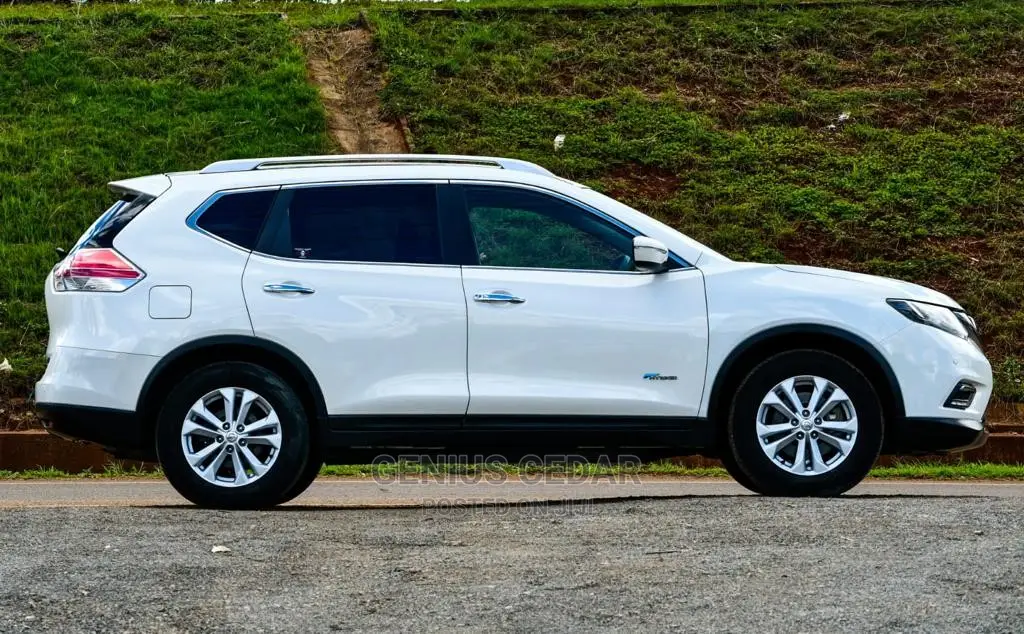Nissan X-Trail 2016 White