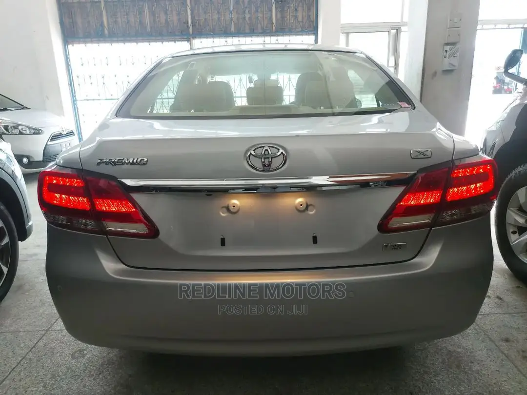 Toyota Premio 2016 Silver