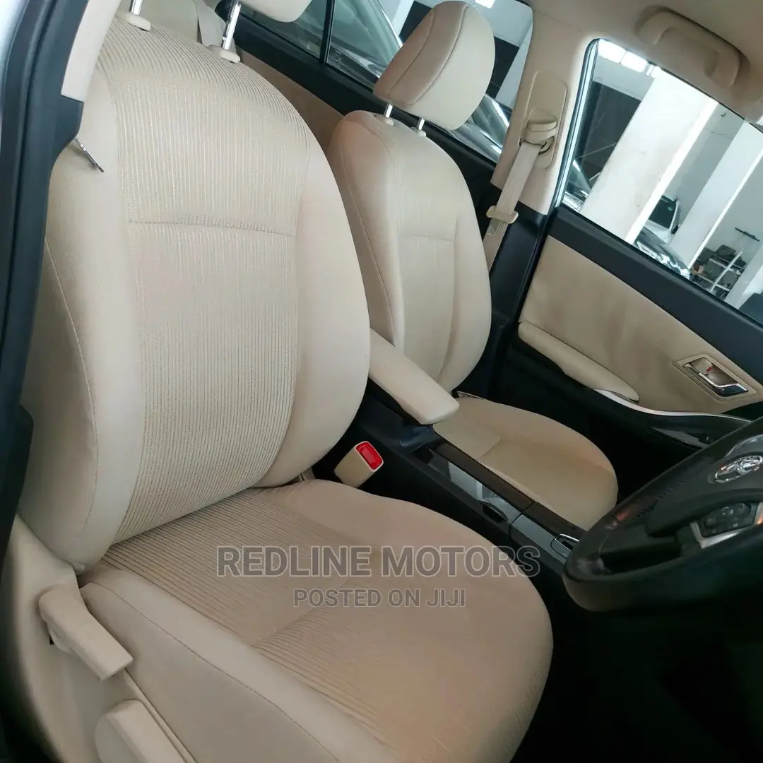 Toyota Premio 2016 Silver