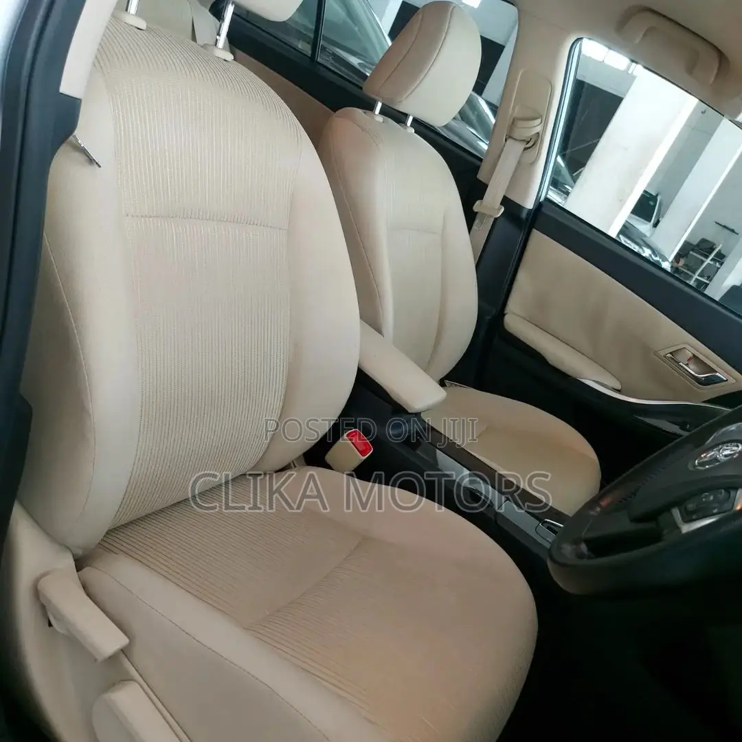 Toyota Premio 2016 Silver