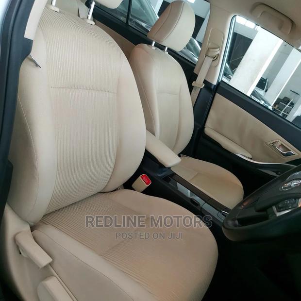 Toyota Premio 2016 Silver - thumbnail 9