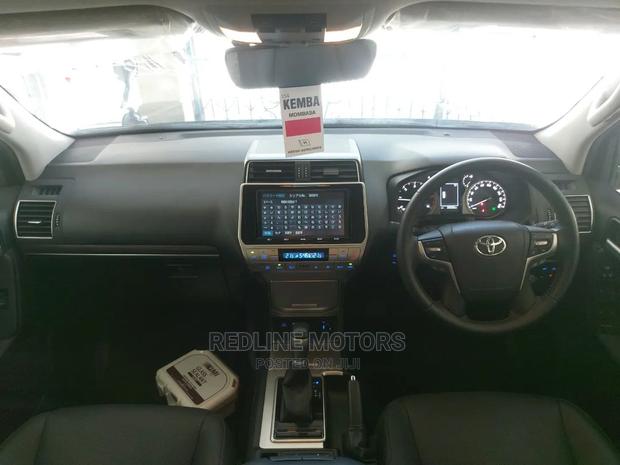 Toyota Land Cruiser Prado 2.8 2018 Black - thumbnail 7