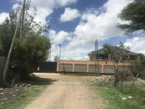 Gated 100 by 100 Plot Syokimau