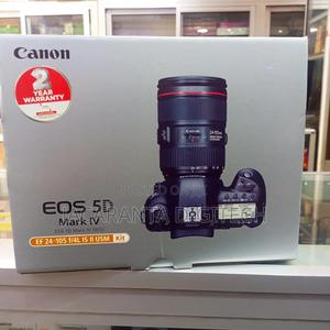 Canon Eos 5d Mark Iv With a Canon 24-105mm F/4 L Lens