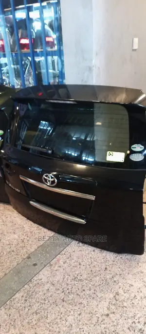 Toyota Vanguard Boot